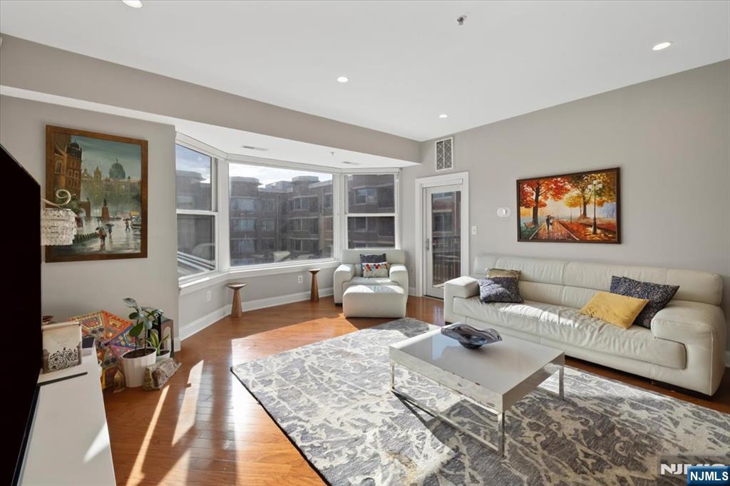 20 Ave At Port Imperial, #429, West New York, NJ 07093 Listing Photo  15
