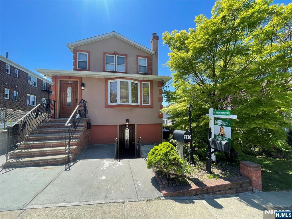 310 Central Boulevard - Photo 1