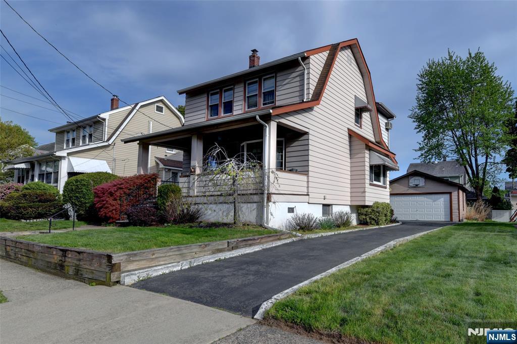 15-14 Bellair Avenue - Photo 1