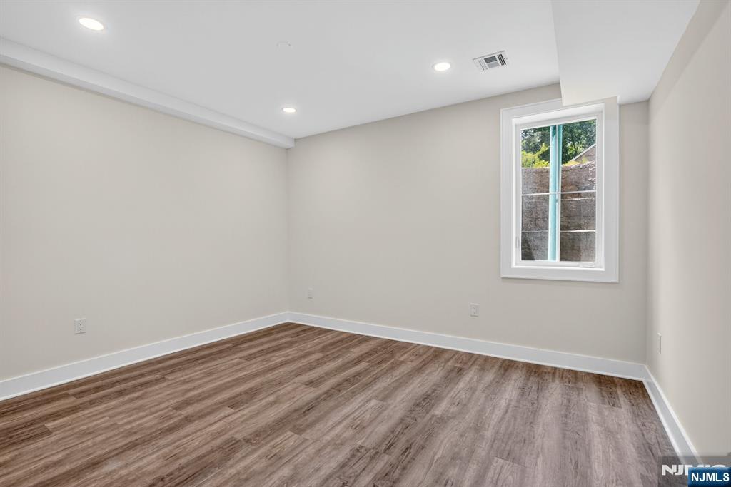 81 Ridge Drive — photo 3