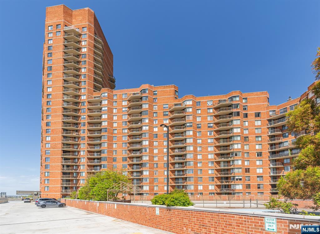 831 Harmon Cove Tower