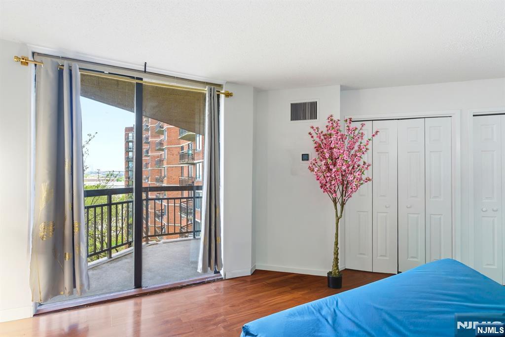 831 Harmon Cove Tower