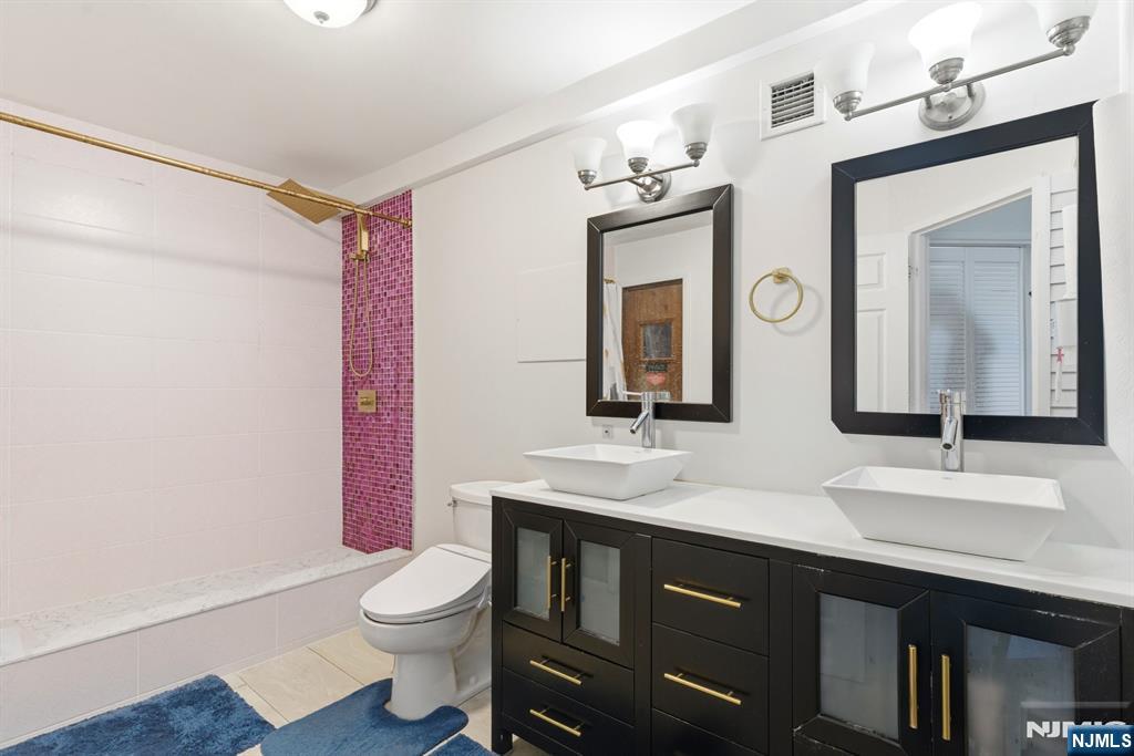 831 Harmon Cove Tower