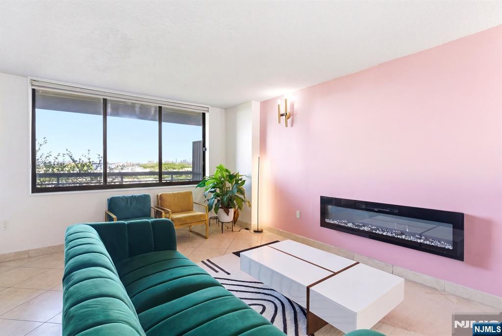 831 Harmon Cove Tower