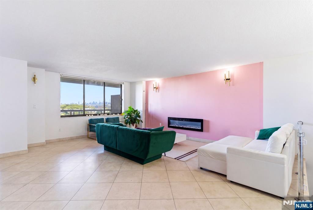 831 Harmon Cove Tower
