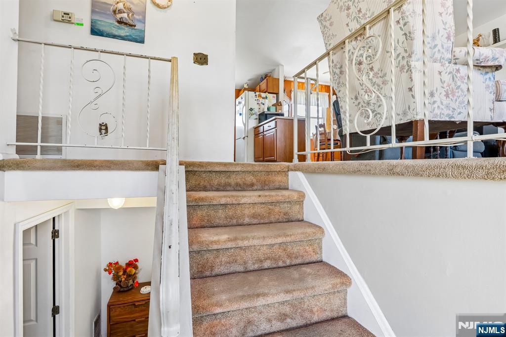114 Harvard Avenue - Photo 2
