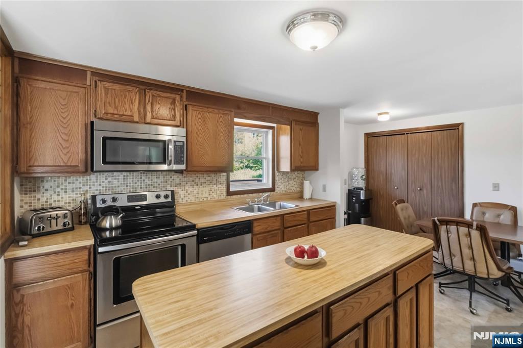 400 Lake Shore Drive, West Milford, NJ 07421 Listing Photo  12
