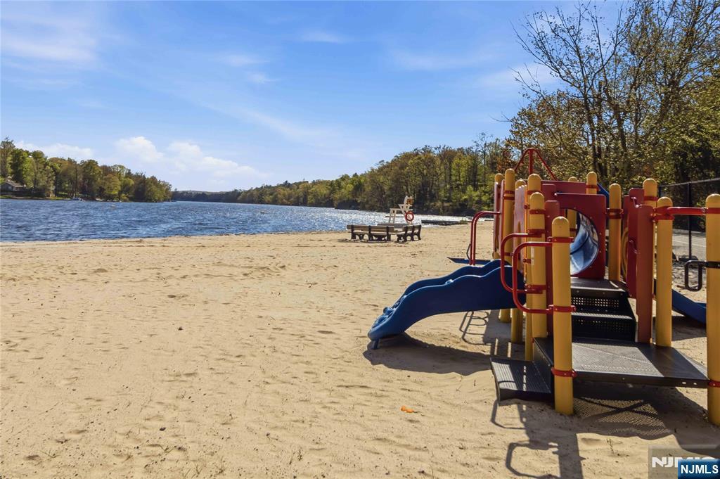 400 Lake Shore Drive, West Milford, NJ 07421 Listing Photo  44