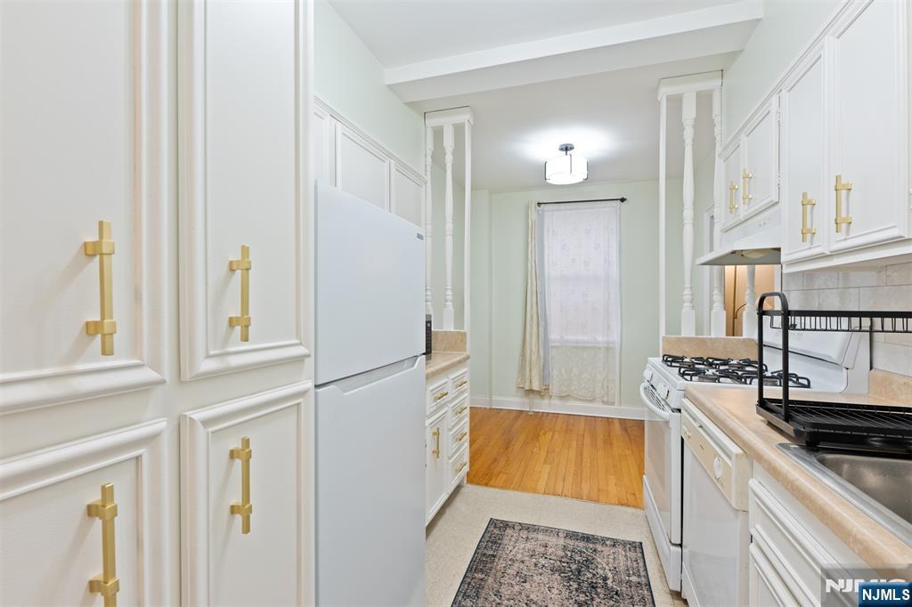 100 E Palisade Avenue B22 - Photo 3