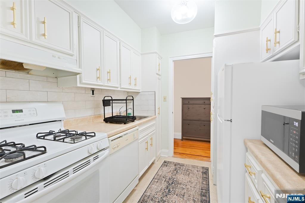 100 E Palisade Avenue B22 - Photo 5