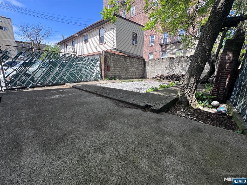 308 5th Street — photo 11