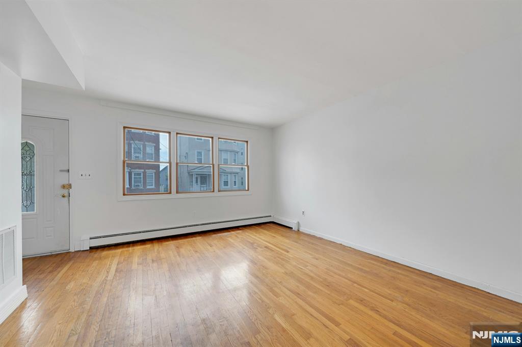 183 Devon Street - Photo 3