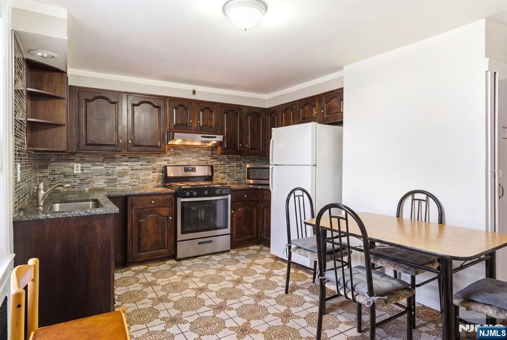 805-807 4th Avenue - Photo 5