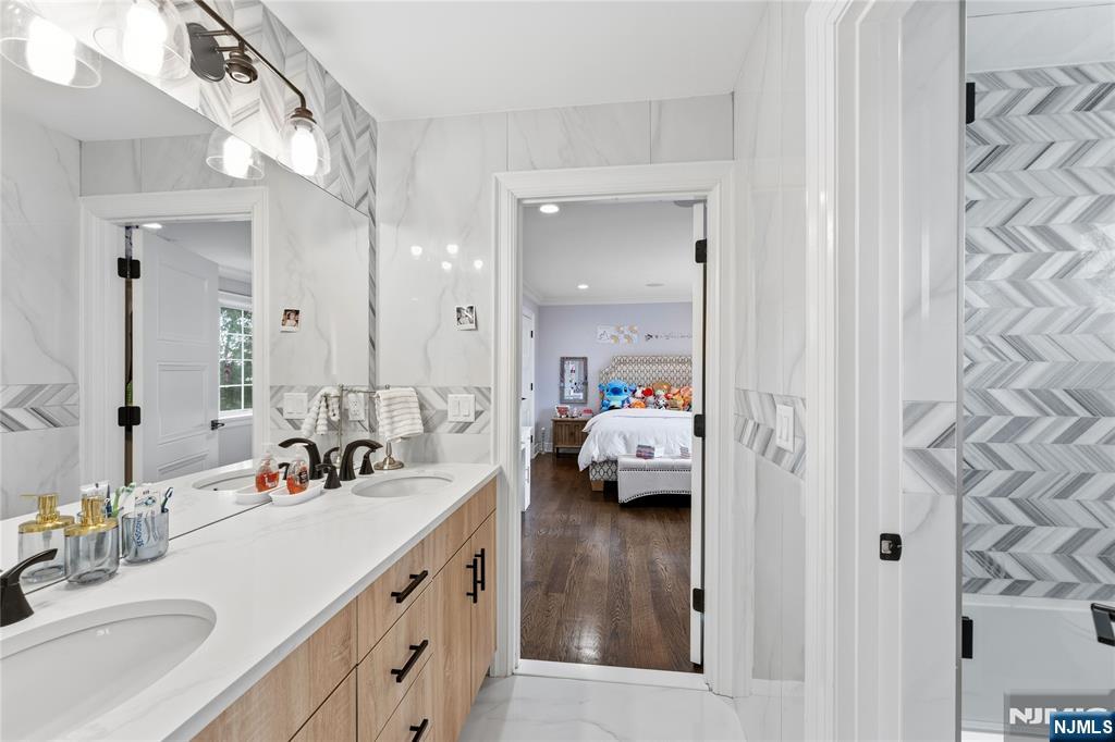 281 Beaufort Avenue — photo 19