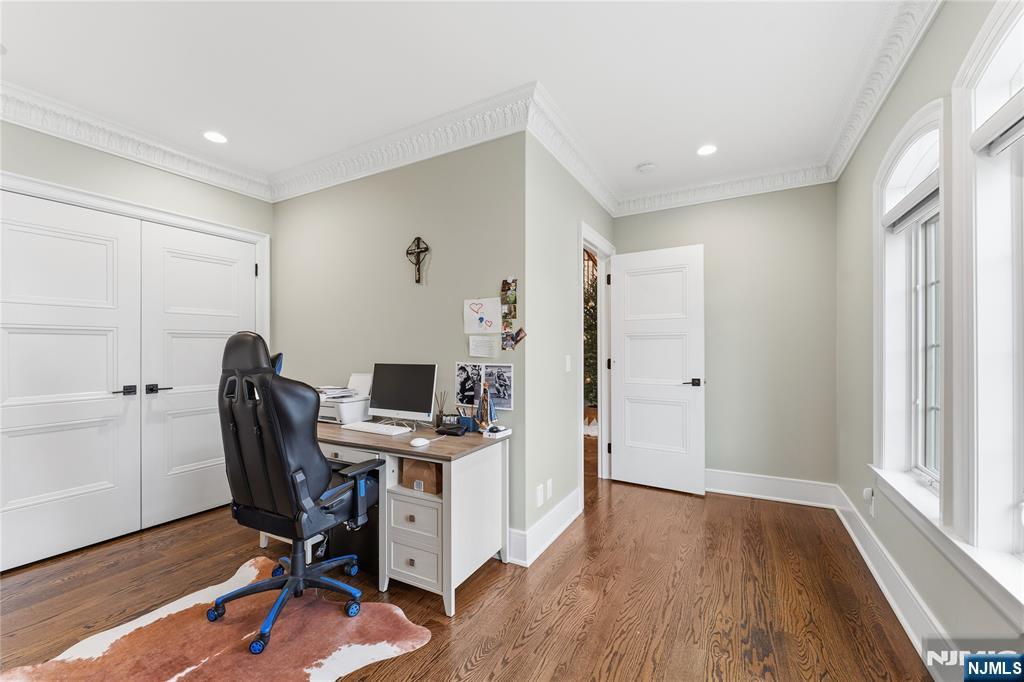 281 Beaufort Avenue — photo 33