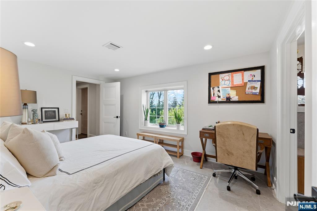 281 Beaufort Avenue — photo 10