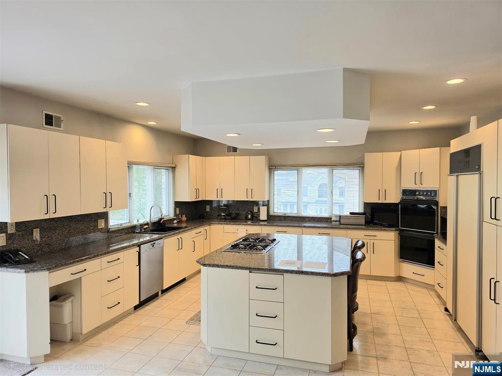 307 Center Street, Englewood Cliffs, NJ 07632 Listing Photo  17