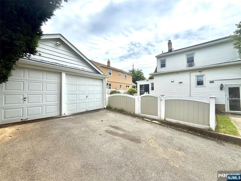 10-01 Berdan Avenue - Photo 1