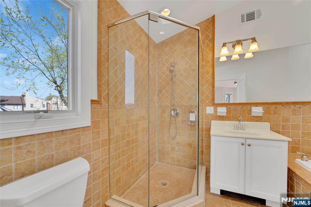 236 COLUMBUS Avenue #A — photo 15