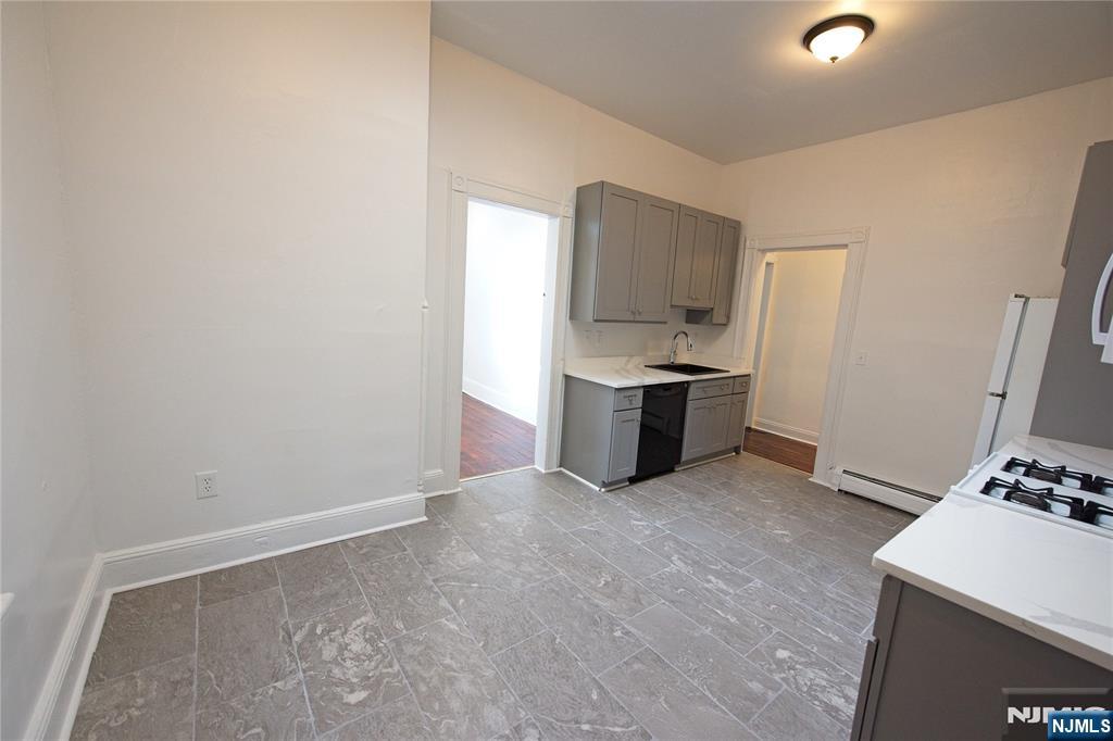 312 Main Street - Photo 3