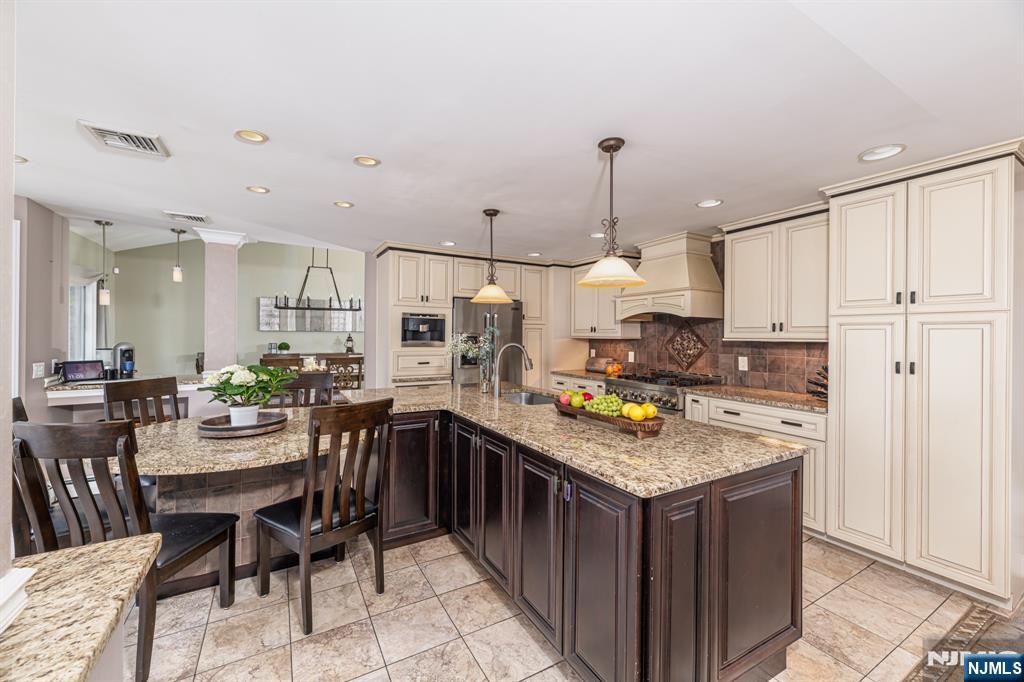 19 Harwood Place, Wayne, NJ 07470 Listing Photo  23