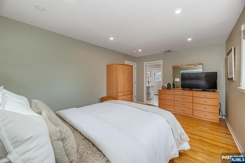 19 Harwood Place, Wayne, NJ 07470 Listing Photo  25