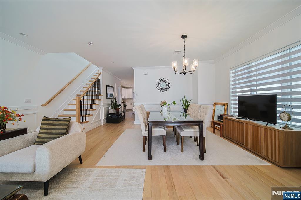 529 Lincoln Street B - Photo 4