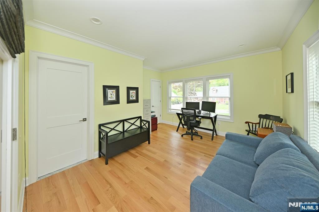 11 Lincoln Avenue — photo 19