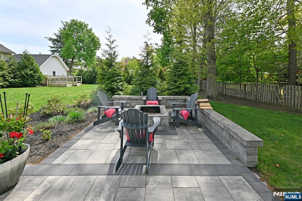 11 Lincoln Avenue — photo 41
