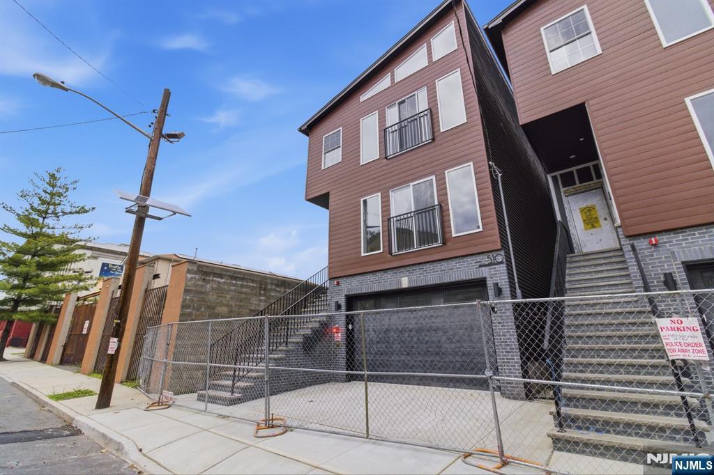 510 S 15th - Photo 2