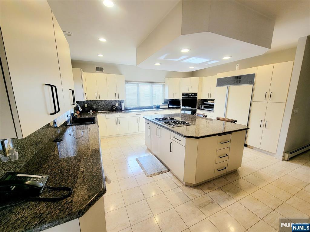 307 Center, Englewood Cliffs, NJ 07632 Listing Photo  11