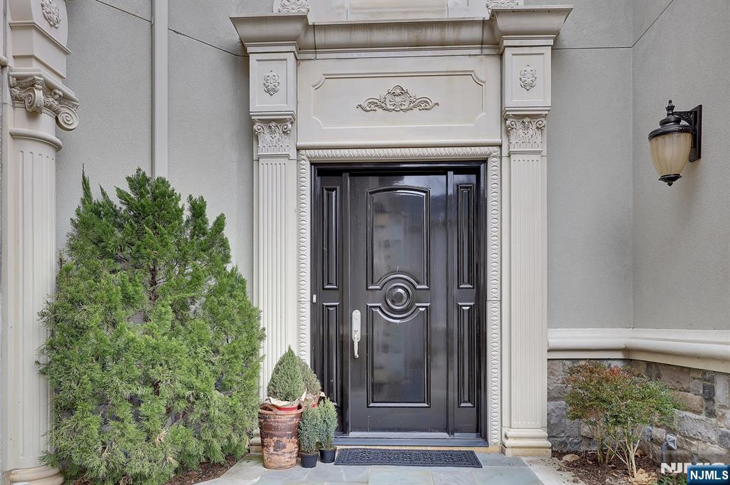 414 Bellaire Drive - Photo 2