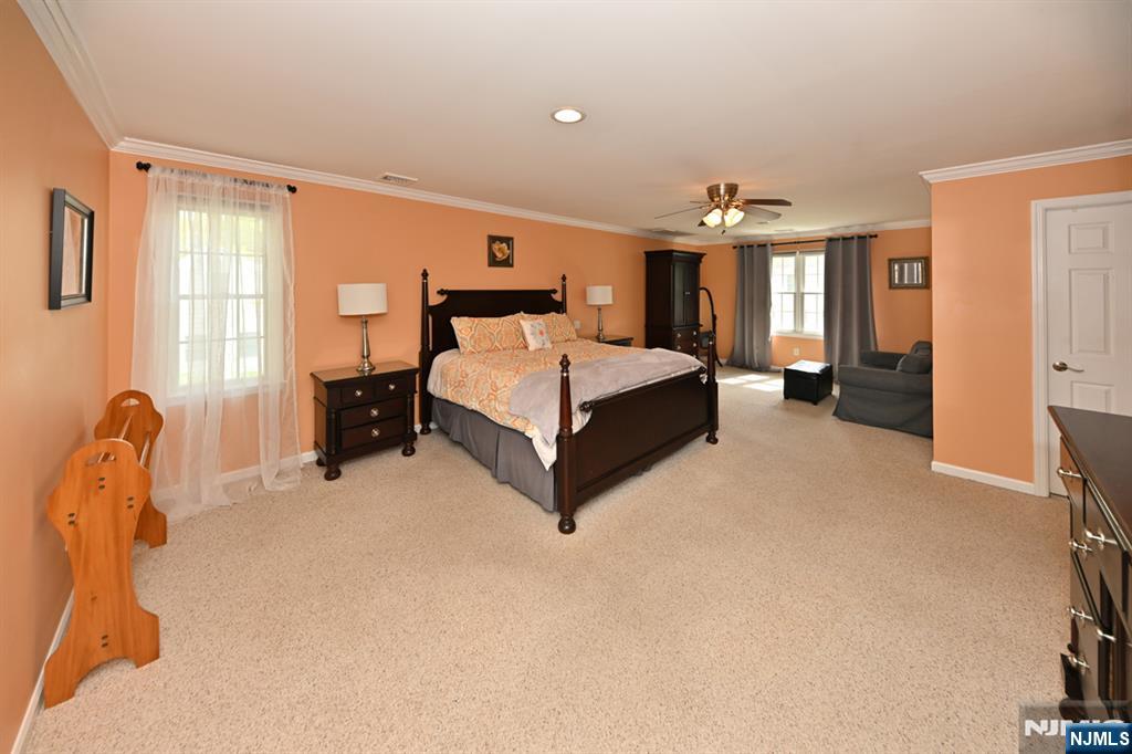 409 Walnut Street — photo 14