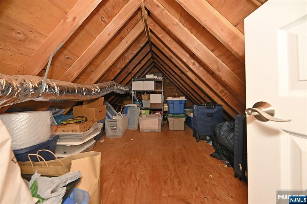 409 Walnut Street — photo 21