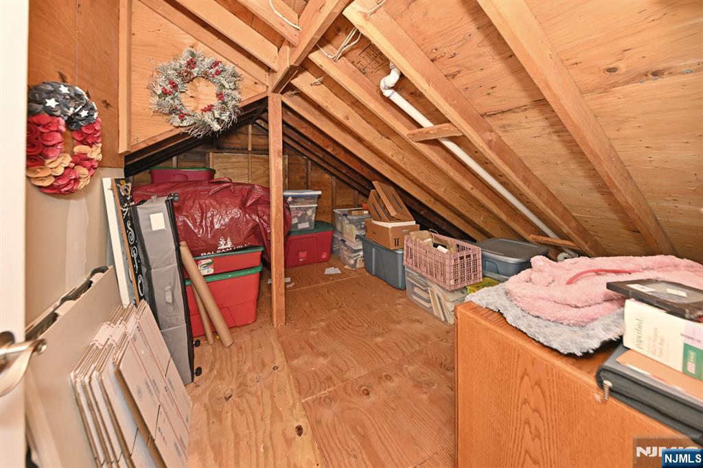 409 Walnut Street — photo 22