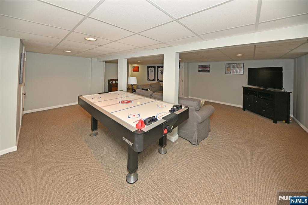 409 Walnut Street — photo 24
