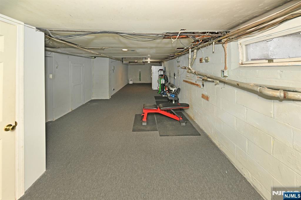 409 Walnut Street — photo 26