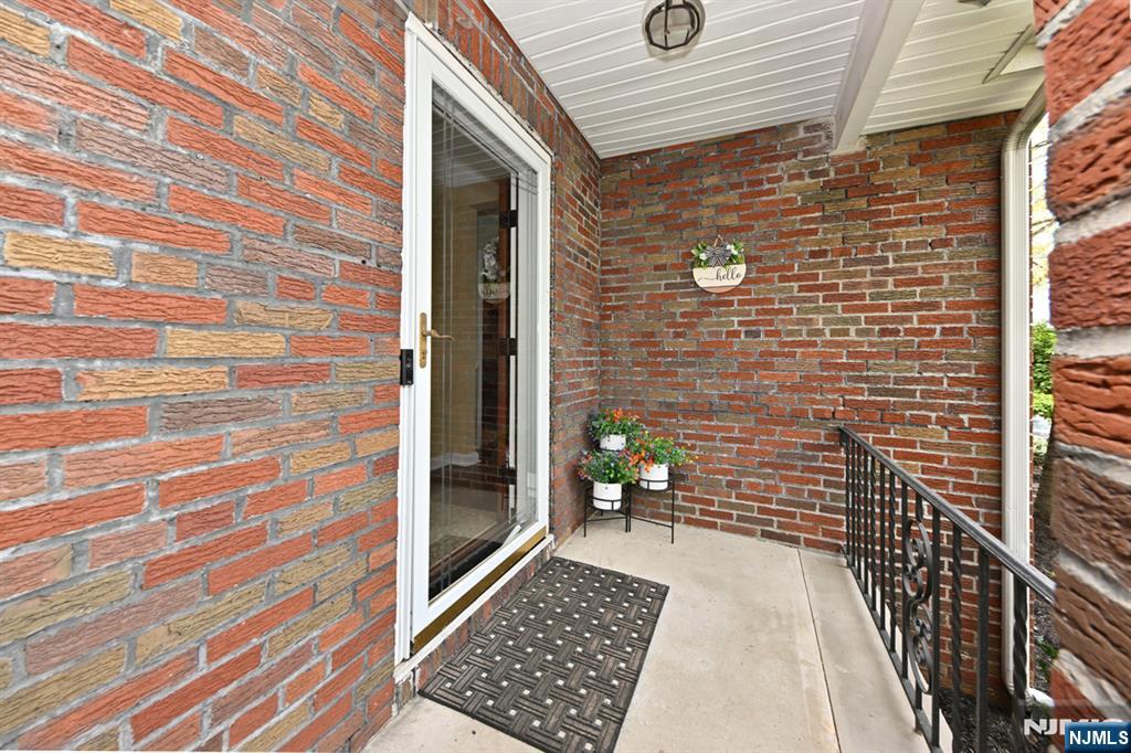409 Walnut Street — photo 27