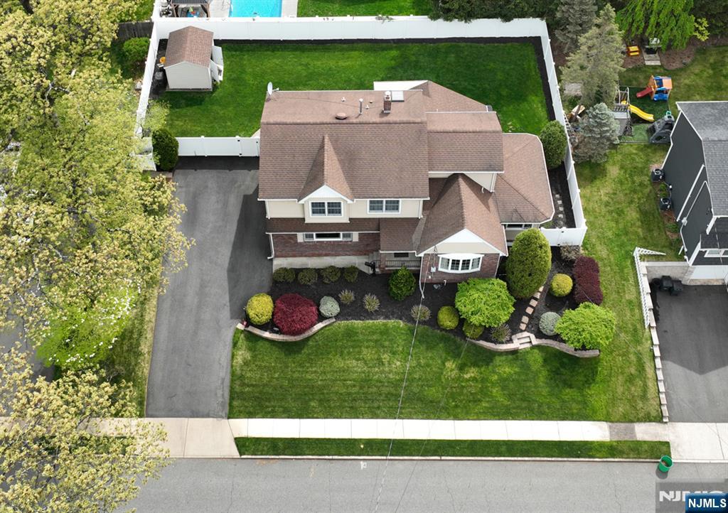 409 Walnut Street — photo 33