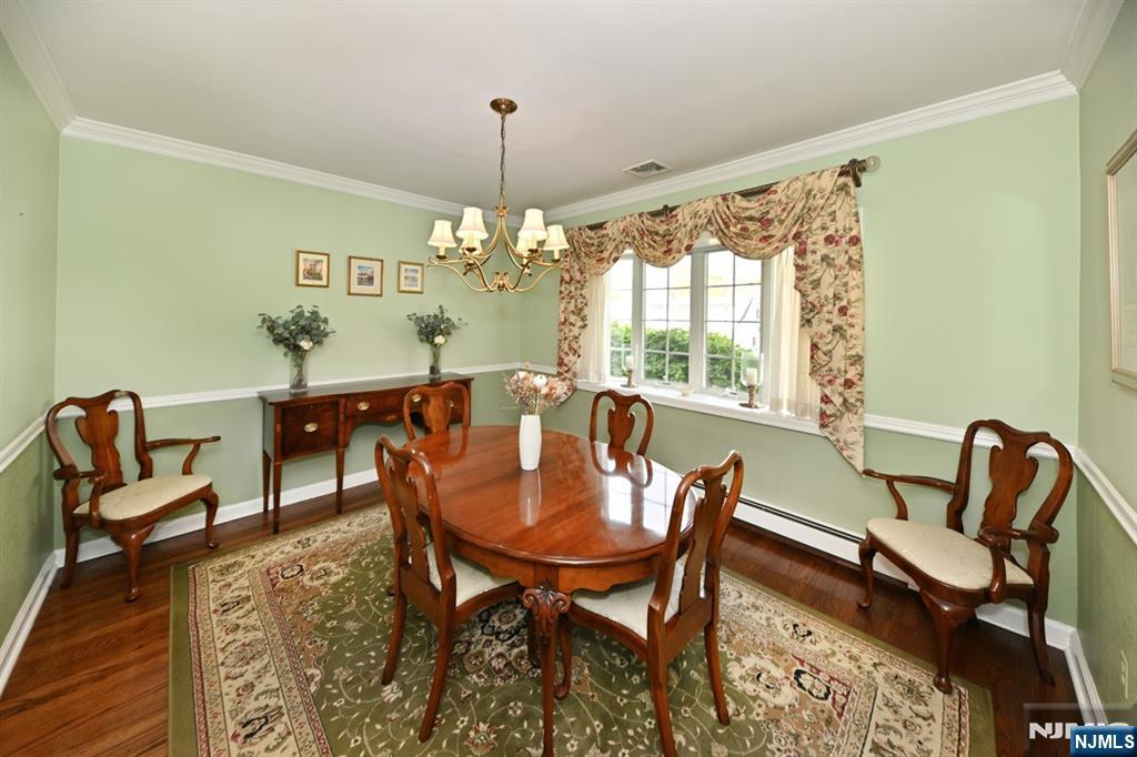 409 Walnut Street — photo 7