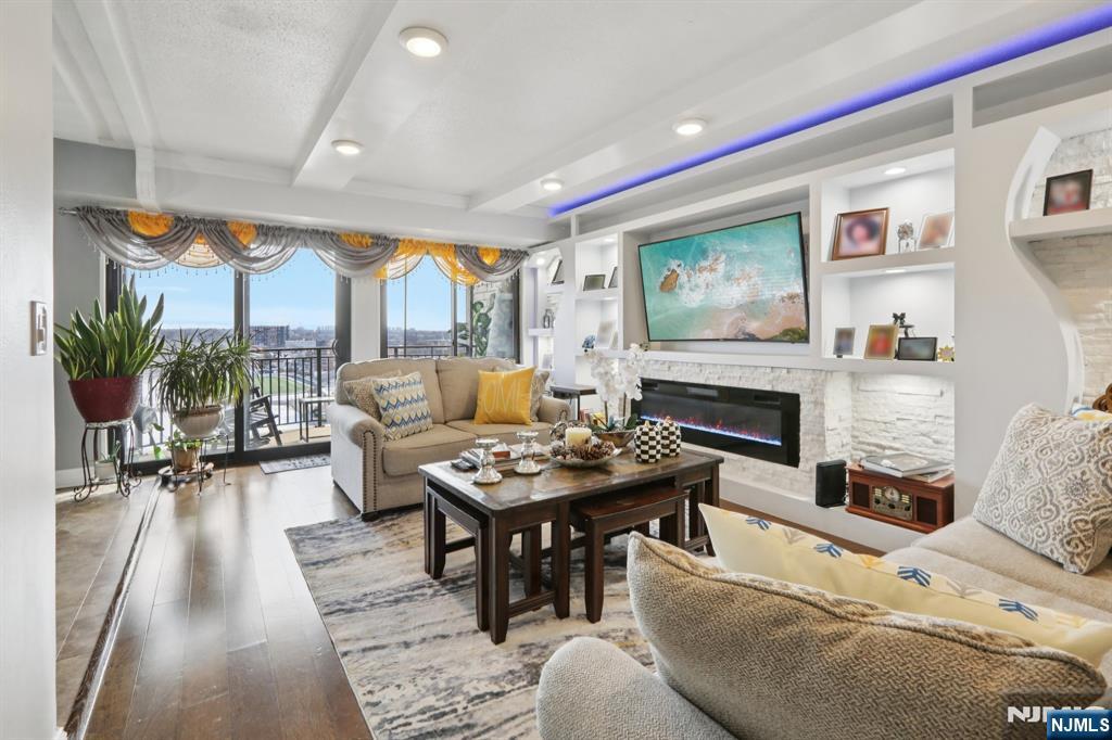 150 Overlook Avenue 7F - Photo 2