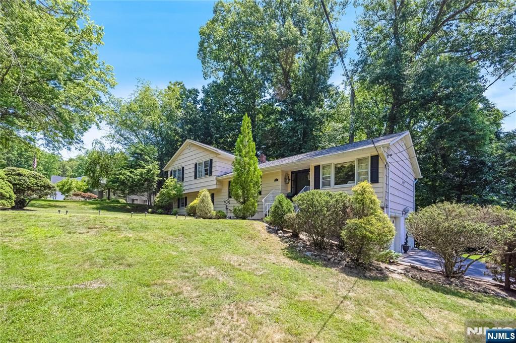 551 Stellman Drive - Photo 3