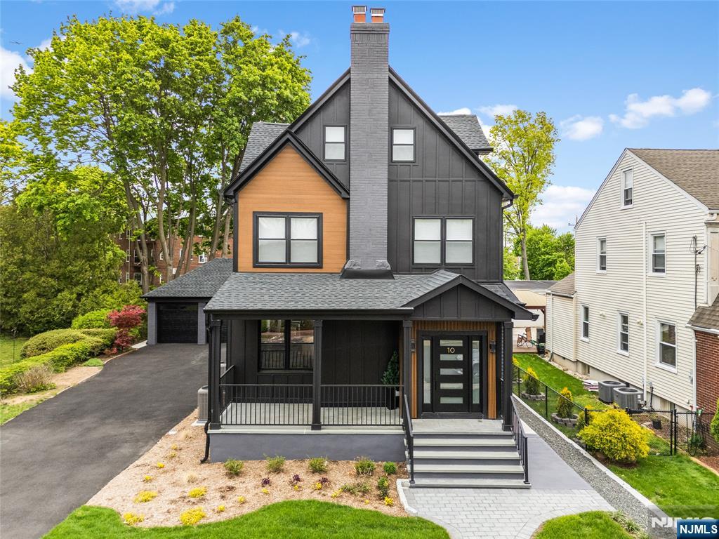10 Marilyn Place - Photo 1