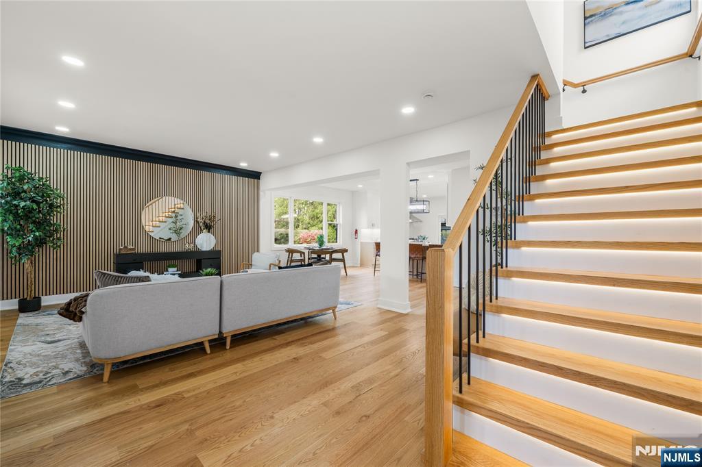 10 Marilyn Place - Photo 4