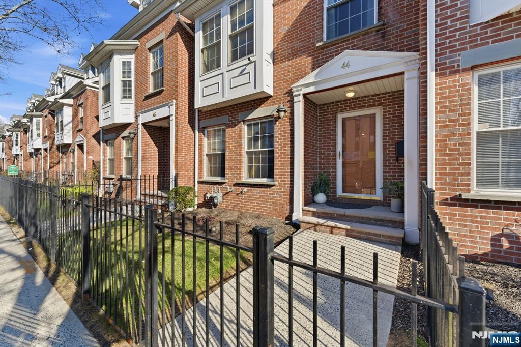 44 Prospect Street - Photo 2
