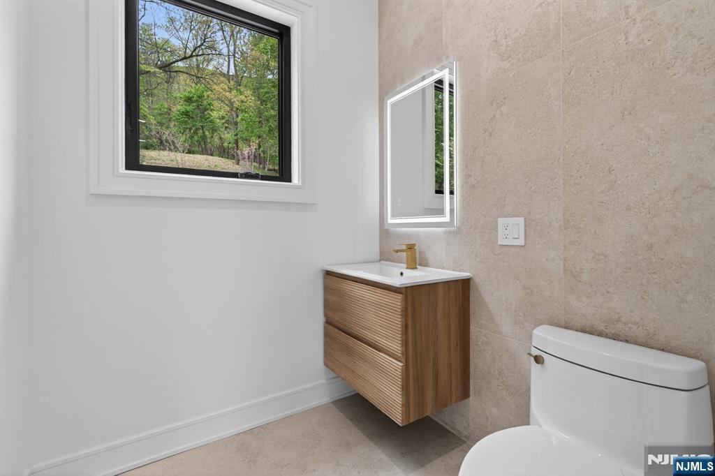522 Valley Road #2 — photo 5