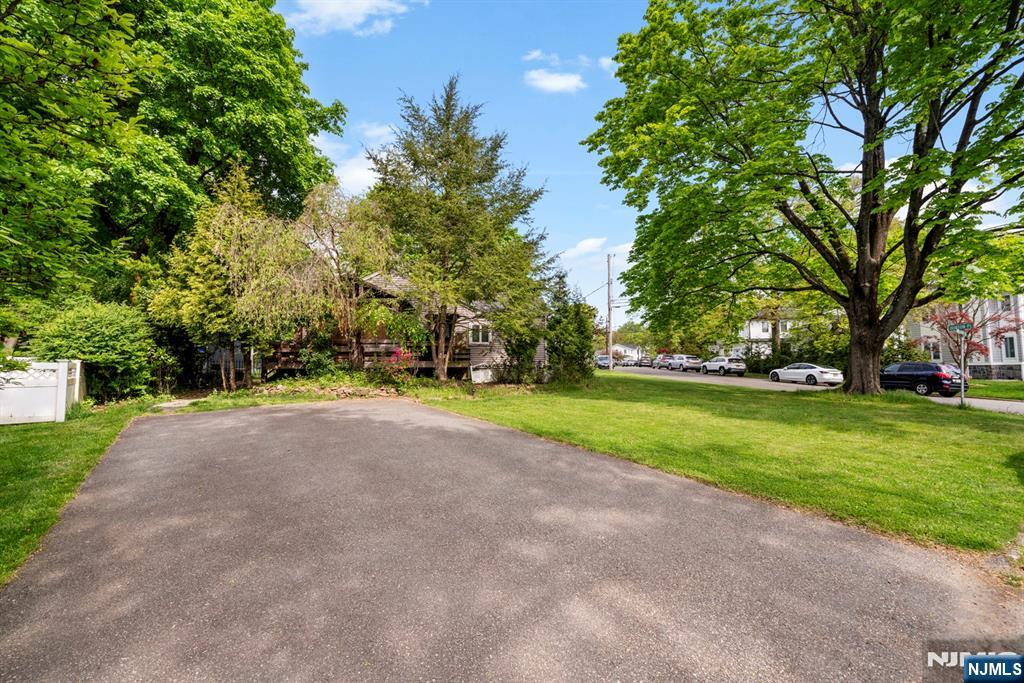 3 Burton, Cresskill, NJ 07626 Listing Photo  23