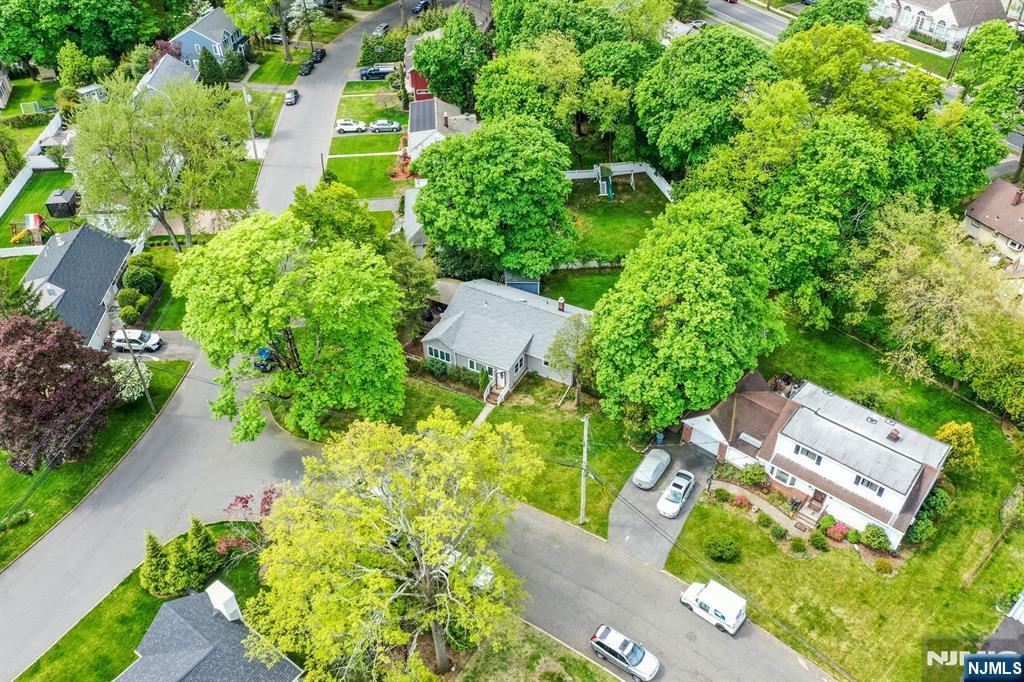 3 Burton, Cresskill, NJ 07626 Listing Photo  24