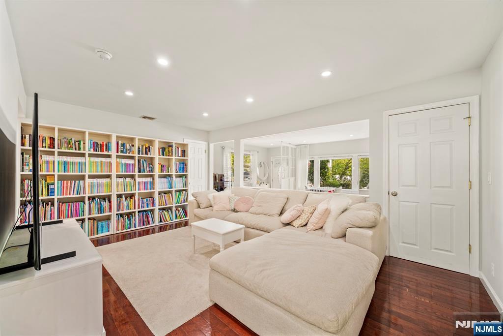 3 Burton Place - Photo 4