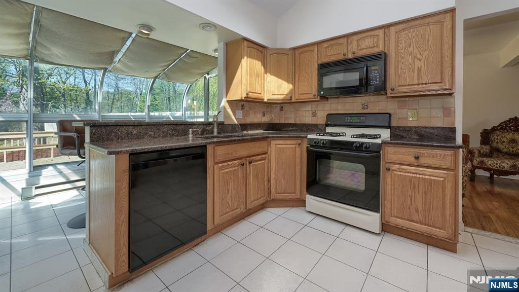227 Emily Drive, Park Ridge, NJ 07656 Listing Photo  5